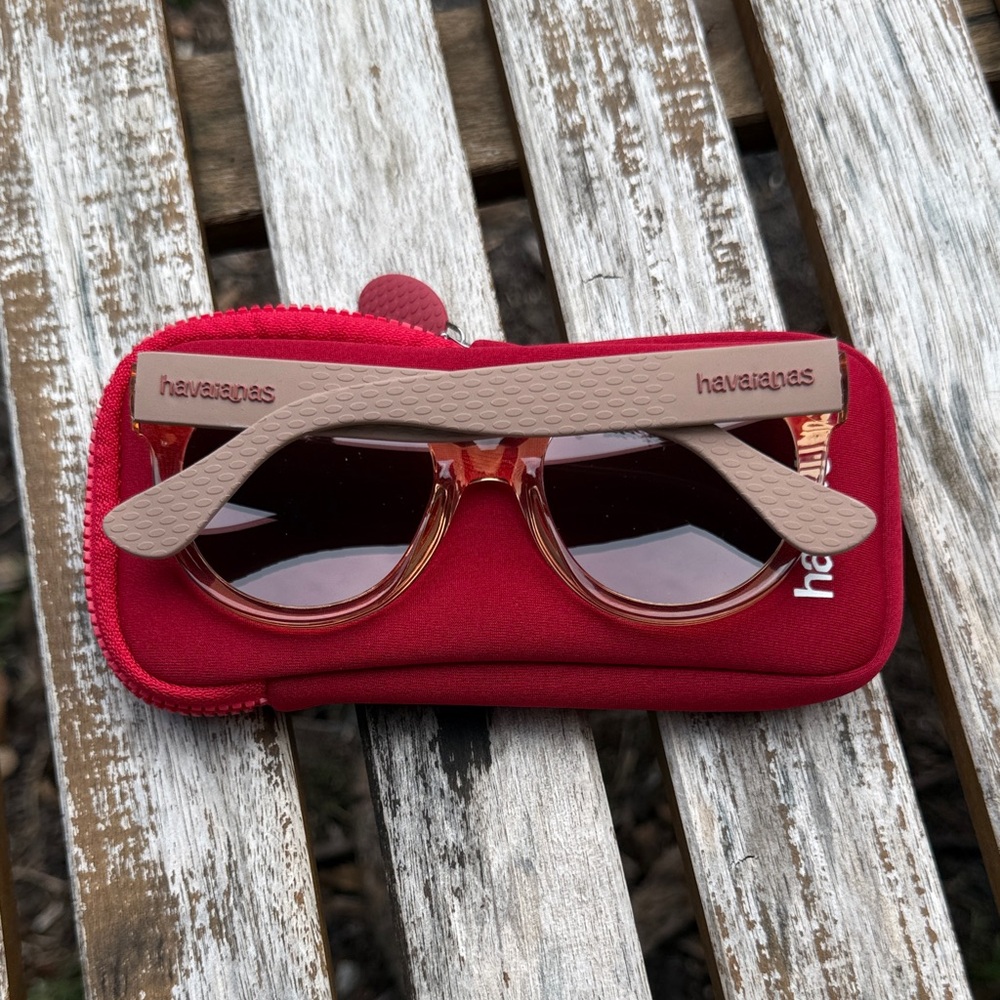 Havaianas Rose Gold Sunglasses and Red Case - Picture 3 of 4